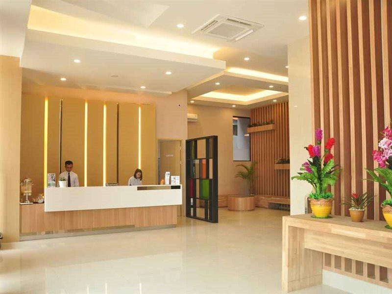 Hotel Mutiara Mitra Reddoorz Padangsidimpuan エクステリア 写真