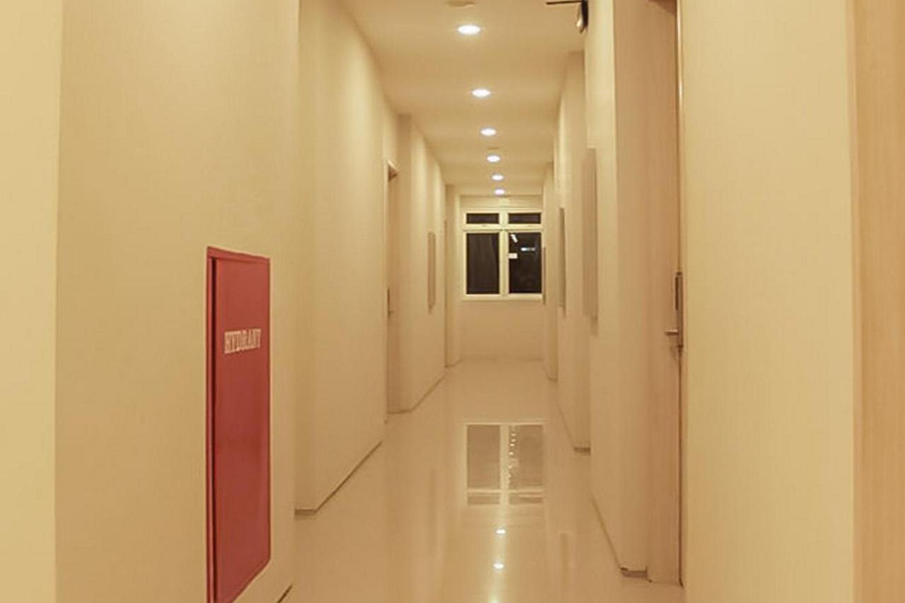 Hotel Mutiara Mitra Reddoorz Padangsidimpuan エクステリア 写真