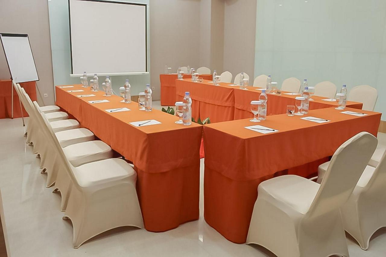 Hotel Mutiara Mitra Reddoorz Padangsidimpuan エクステリア 写真