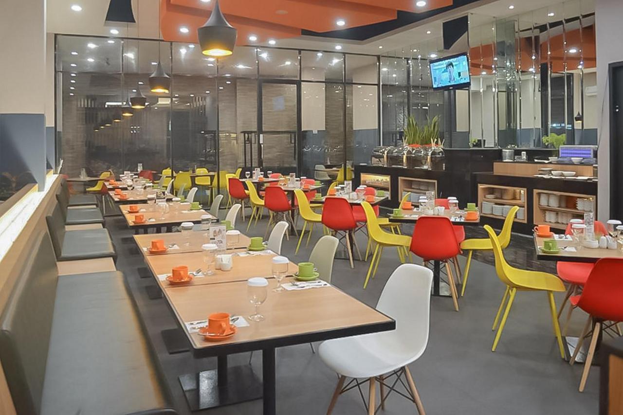 Hotel Mutiara Mitra Reddoorz Padangsidimpuan エクステリア 写真